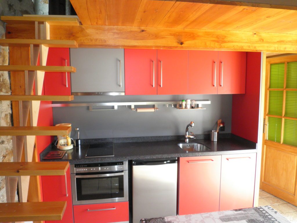 Fabrication de cuisine sur mesure - coloris Rouge et grise
